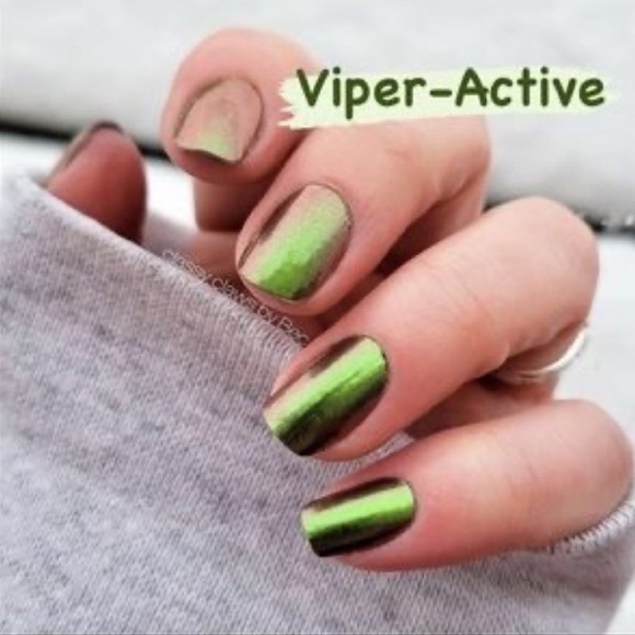 *Retired* Color Street: Viper-active | Green Metallic Duochrome Copper Fall - Picture 5 of 13